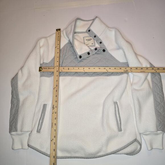 Abercrombie & Fitch Asymmetrical Snap Up Fleece Pullover Small - Picture 3 of 4